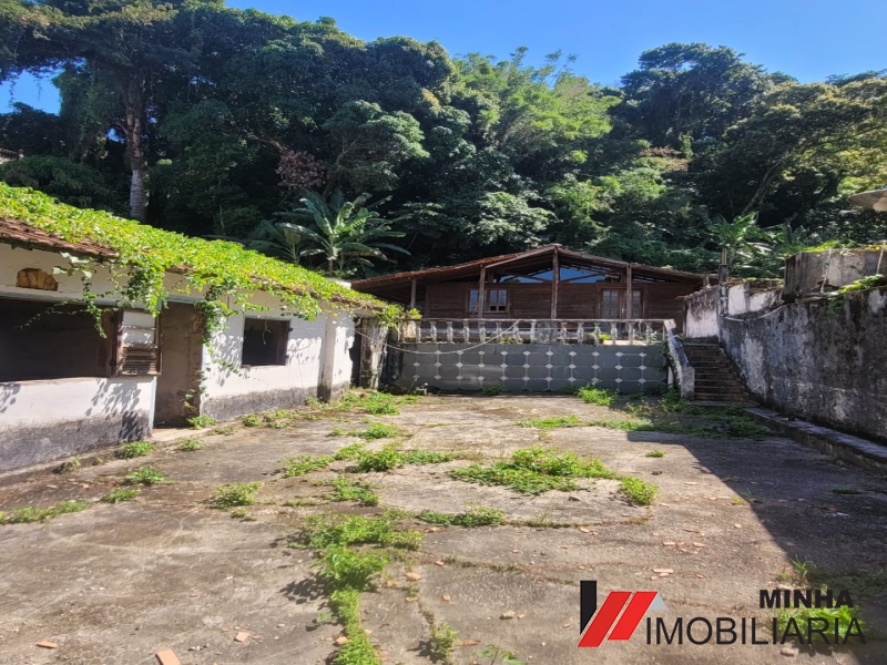 Imóvel á venda atrás da Lotérica no Centro de Mangaratiba.