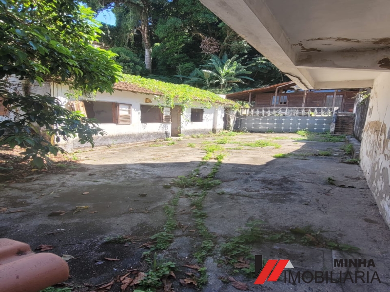 Imóvel á venda atrás da Lotérica no Centro de Mangaratiba.